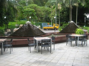 chan\'s outside patio